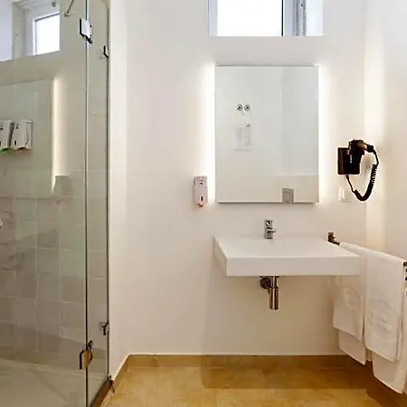 Hotel Hello Castelo 4*